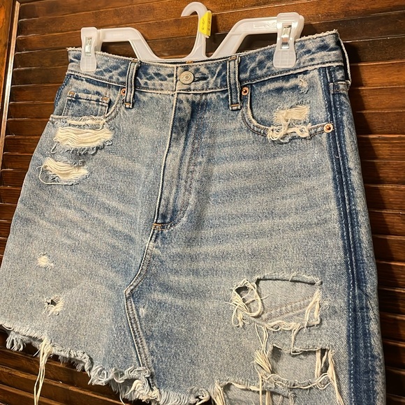 Abercrombie & Fitch Zoe Natural Rise Vintage A-Line Distressed Denim Skirt - Picture 5 of 8